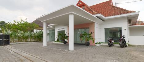 Overnatningsstedets facade