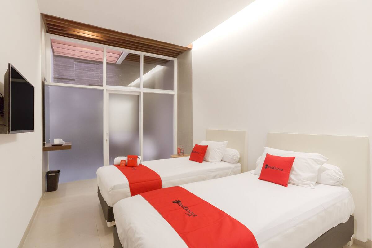 Habitación con 2 camas individuales | Escritorio y wifi gratis