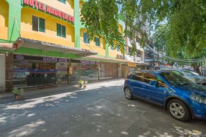 Front of property - RedDoorz near Nagoya Citywalk Batam 2 (Batam)