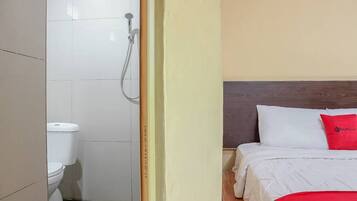 Kamar Double | Kamar mandi | Shower, perlengkapan mandi gratis, dan handuk