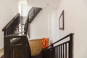 Interior - RedDoorz near Jembatan Siti Nurbaya Padang (Padang)