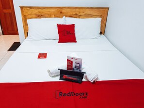 Deluxe Room - RedDoorz near Ramiro Community Hospital (Tagbilaran)