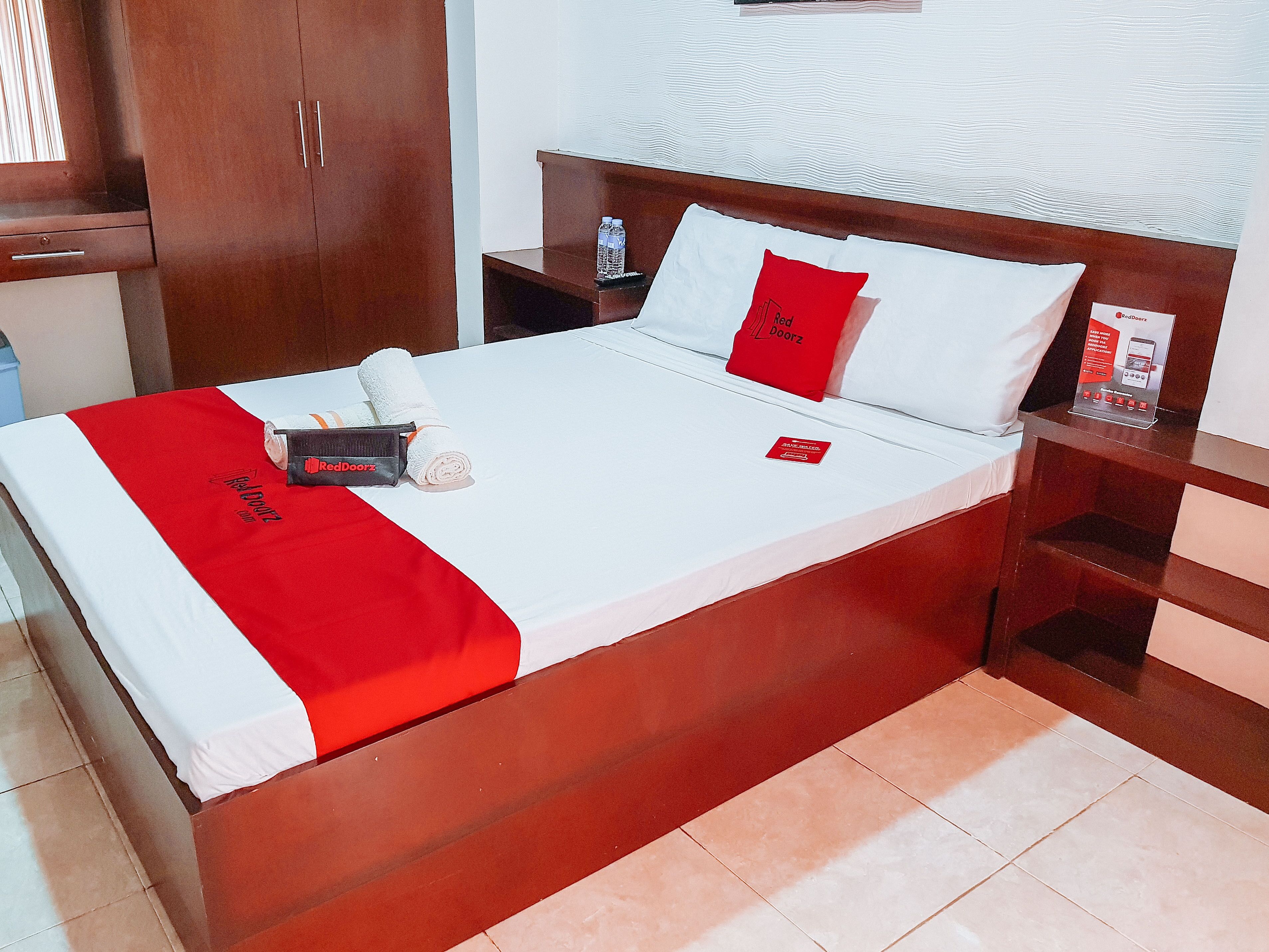 Foto - RedDoorz @ Caimito Drive Dampas