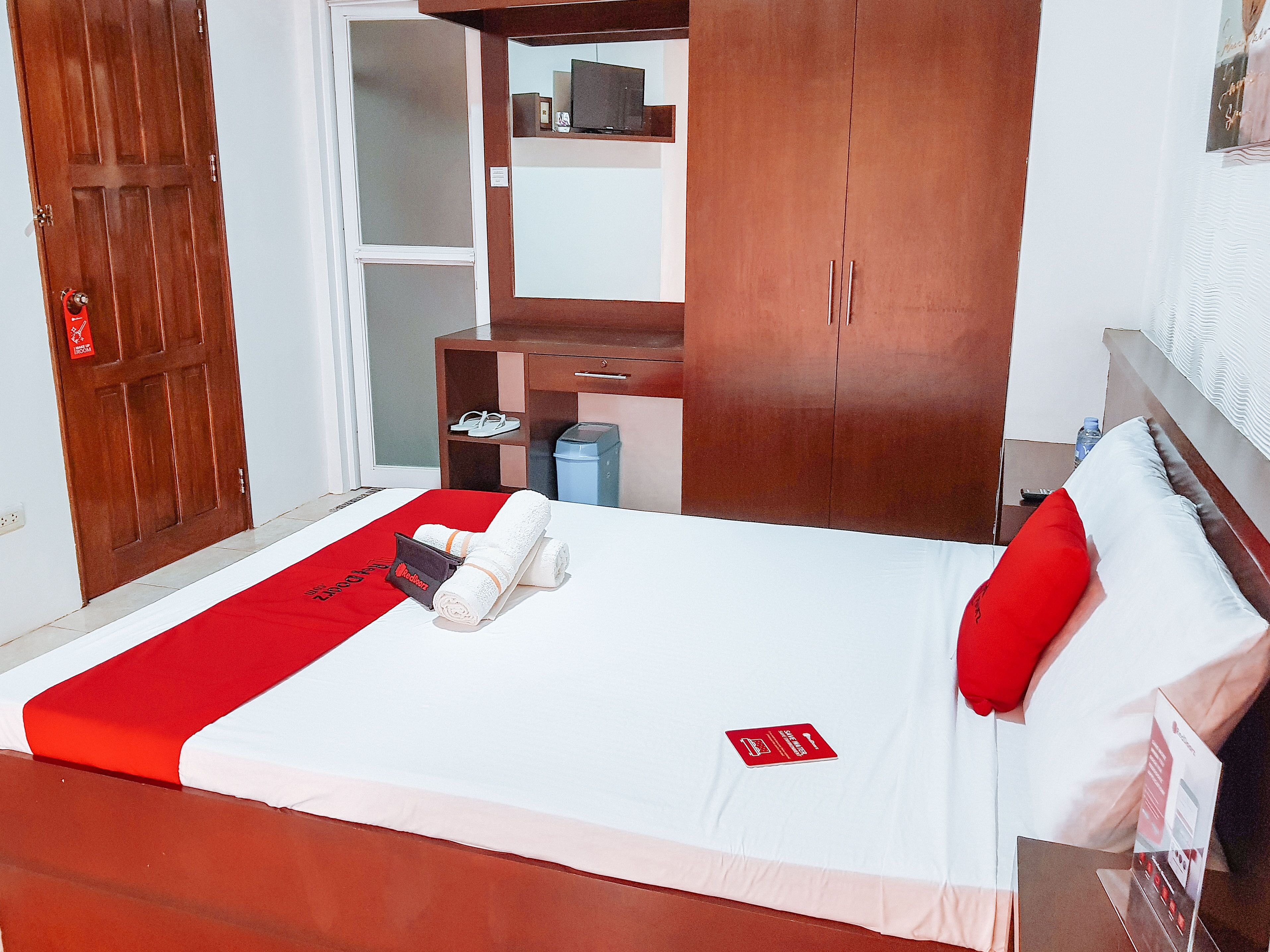 Foto - RedDoorz @ Caimito Drive Dampas