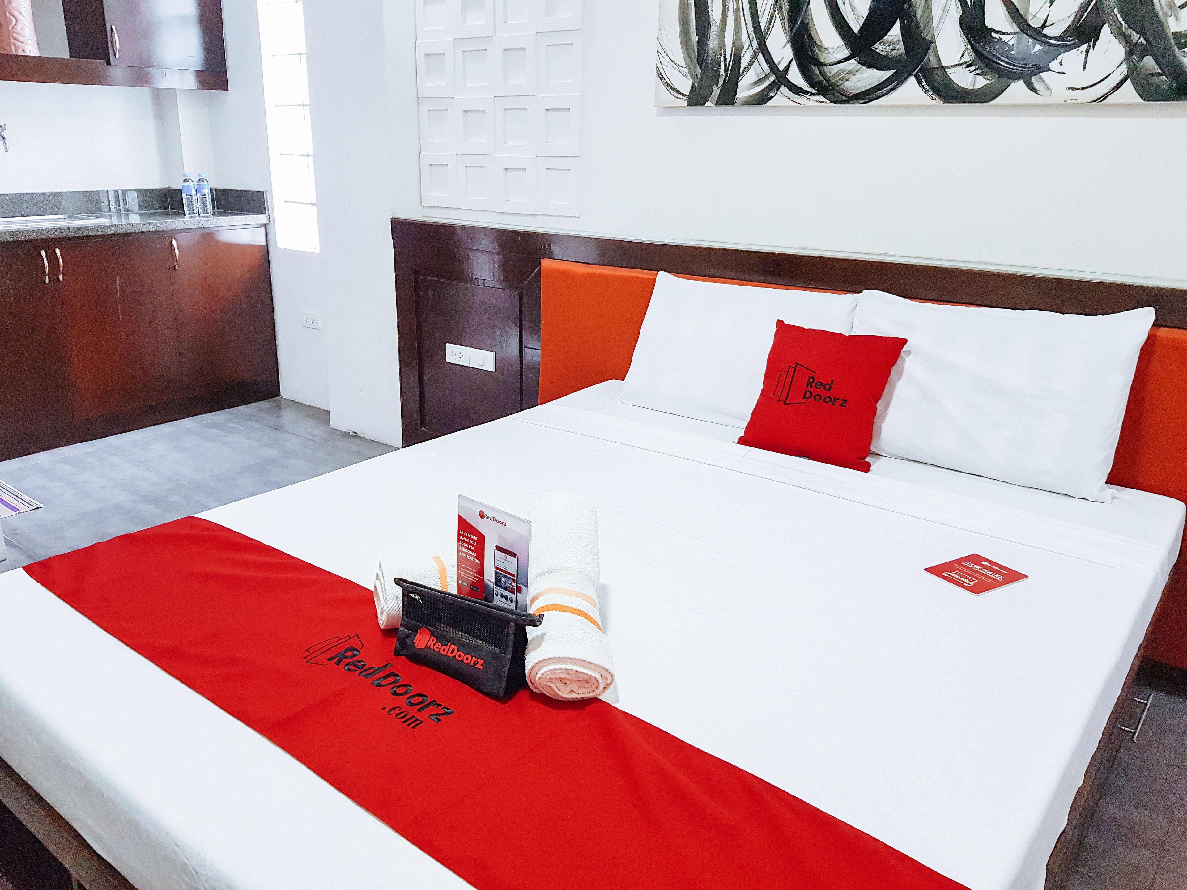 Foto - RedDoorz @ Caimito Drive Dampas