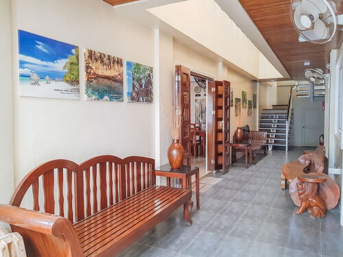 RedDoorz @ Caimito Drive Dampas