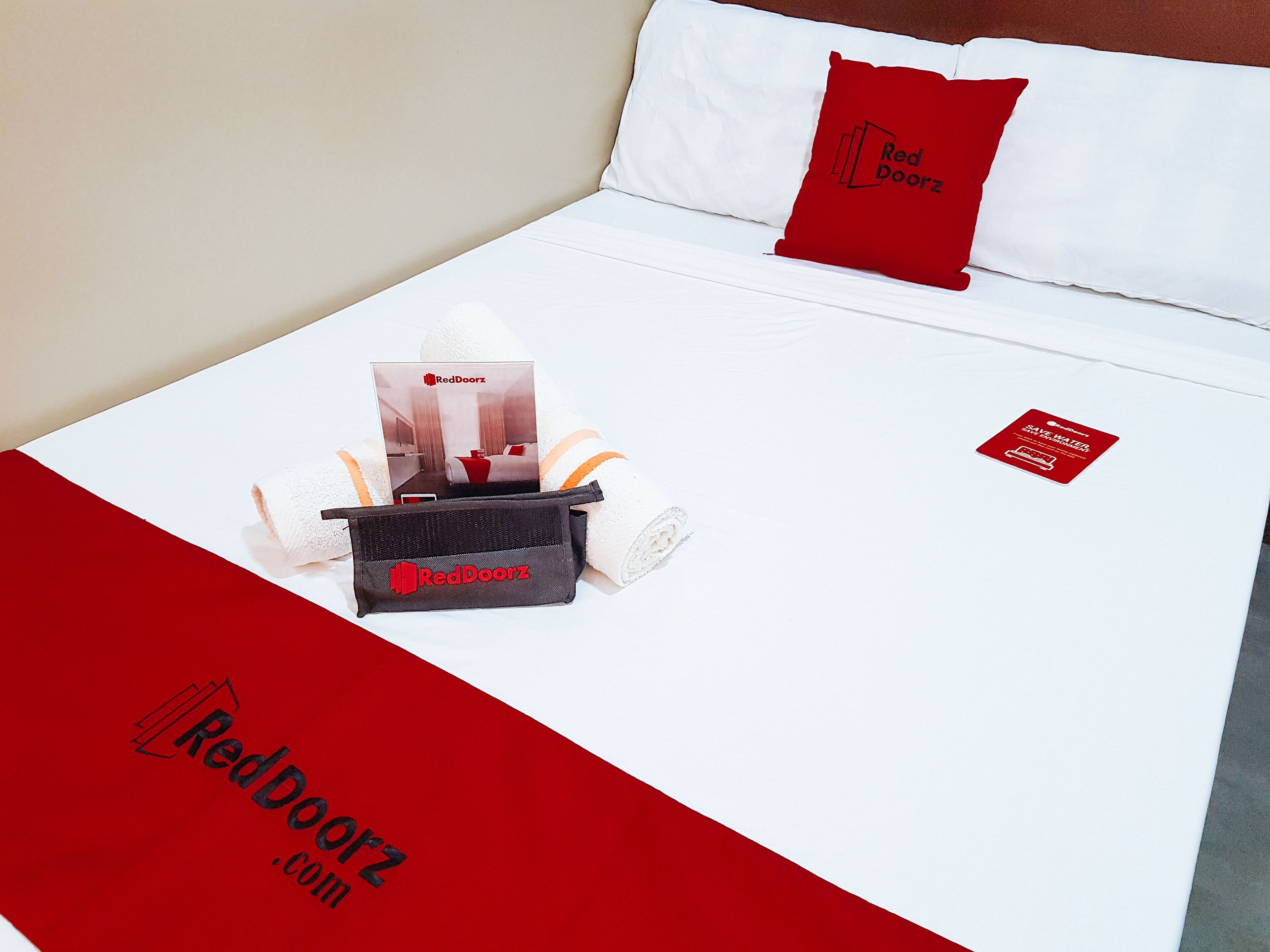 Foto - RedDoorz @ Caimito Drive Dampas