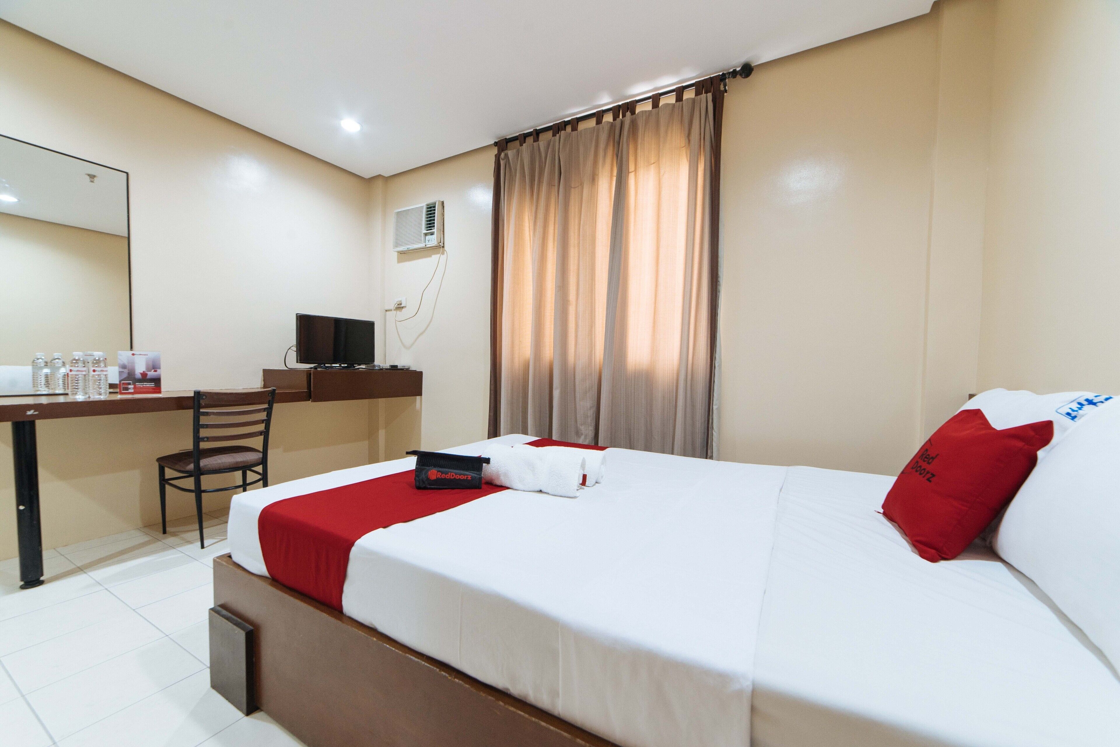 Desk, free WiFi, bed sheets