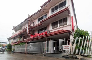 Mặt tiền nơi lưu trú