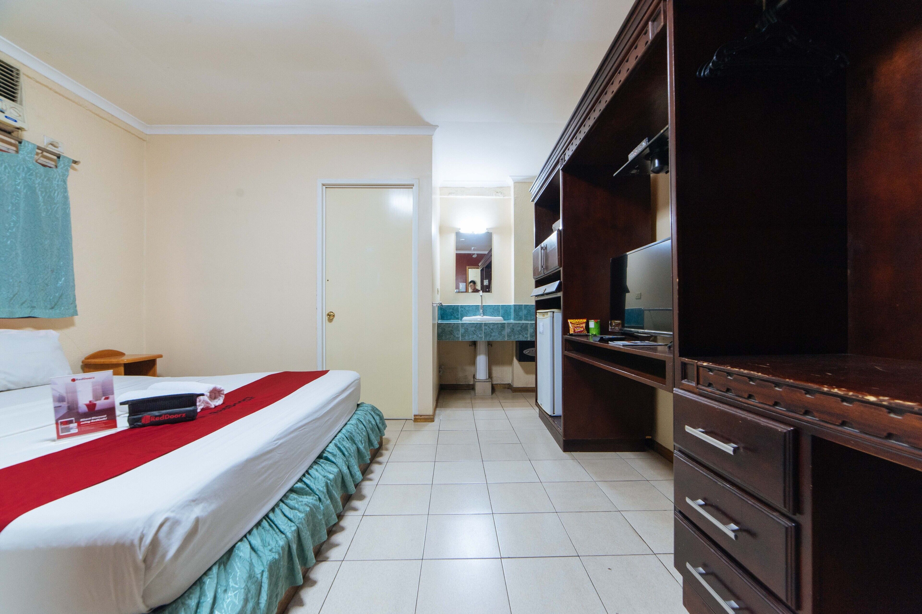 Photo - RedDoorz @ Clarkview 21st Street Angeles City