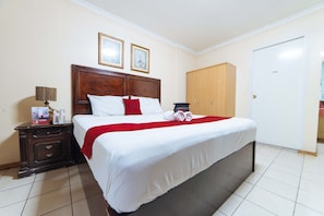 Free WiFi, bed sheets - RedDoorz @ Clarkview 21st Street Angeles City (Angeles City)