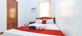 Reddoorz @ D Maagma Street - Vaccinated Staff