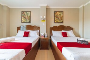 Deluxe Room | Desk, free WiFi
