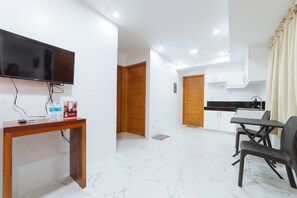 家庭客房 | 書桌、免費 Wi-Fi、床單