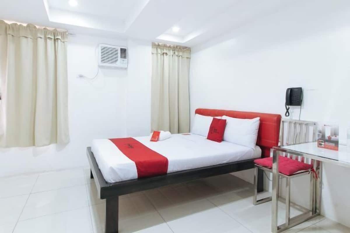 1 bedroom, desk, free WiFi, bed sheets