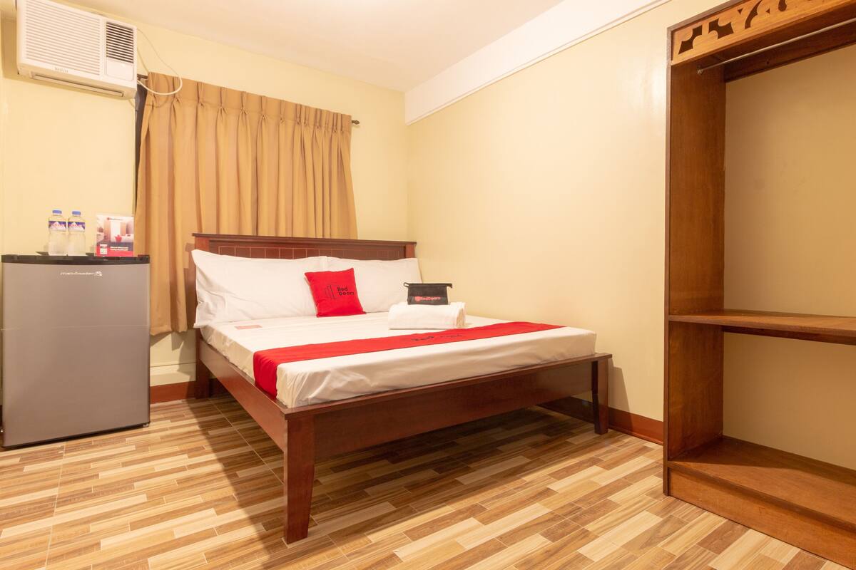 Bureau, Wi-Fi gratuit, draps fournis