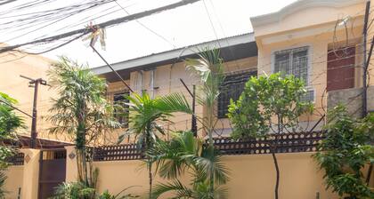 RedDoorz near PNR Espana Station