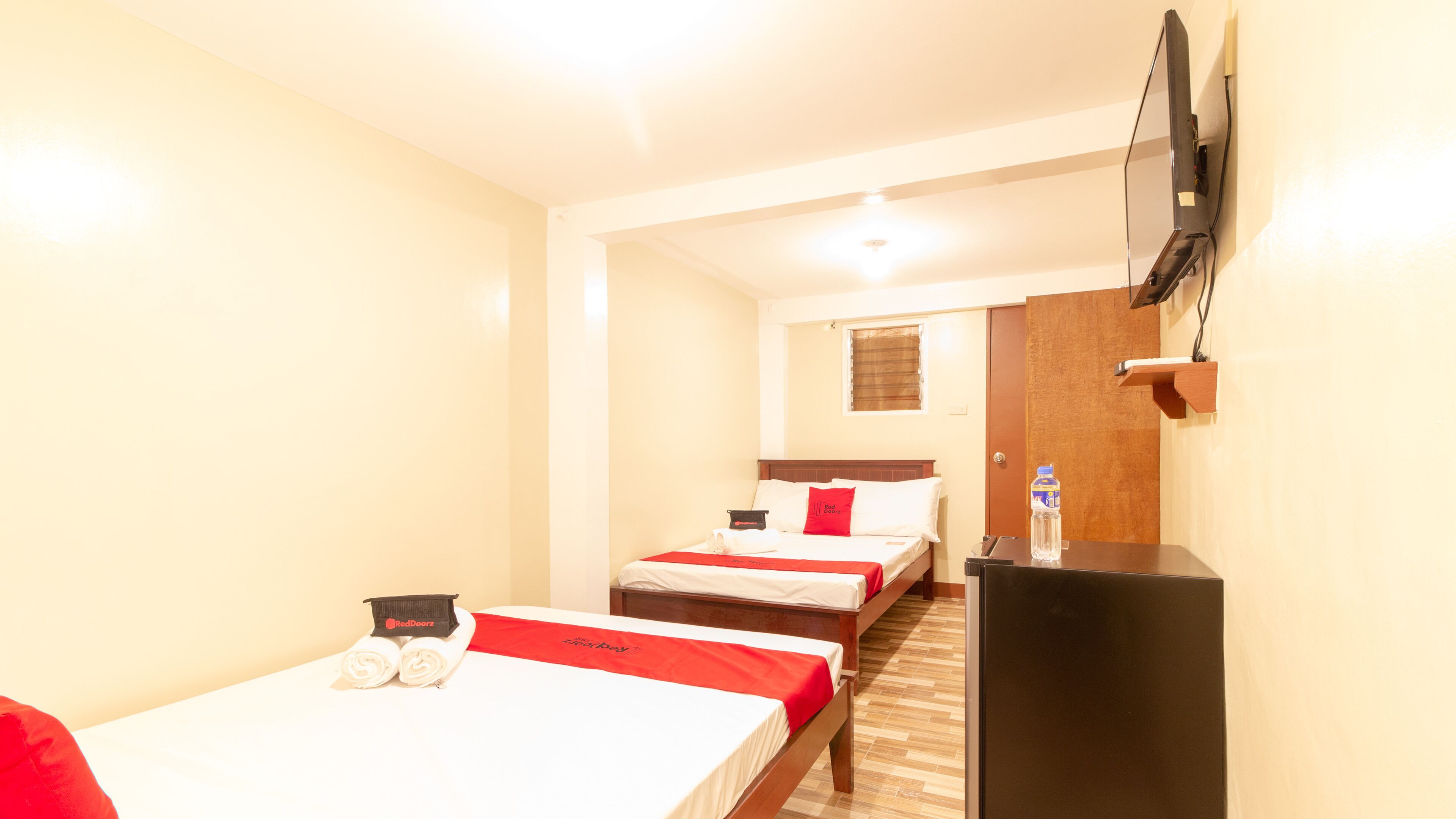 Photo - RedDoorz near PNR Espana Station