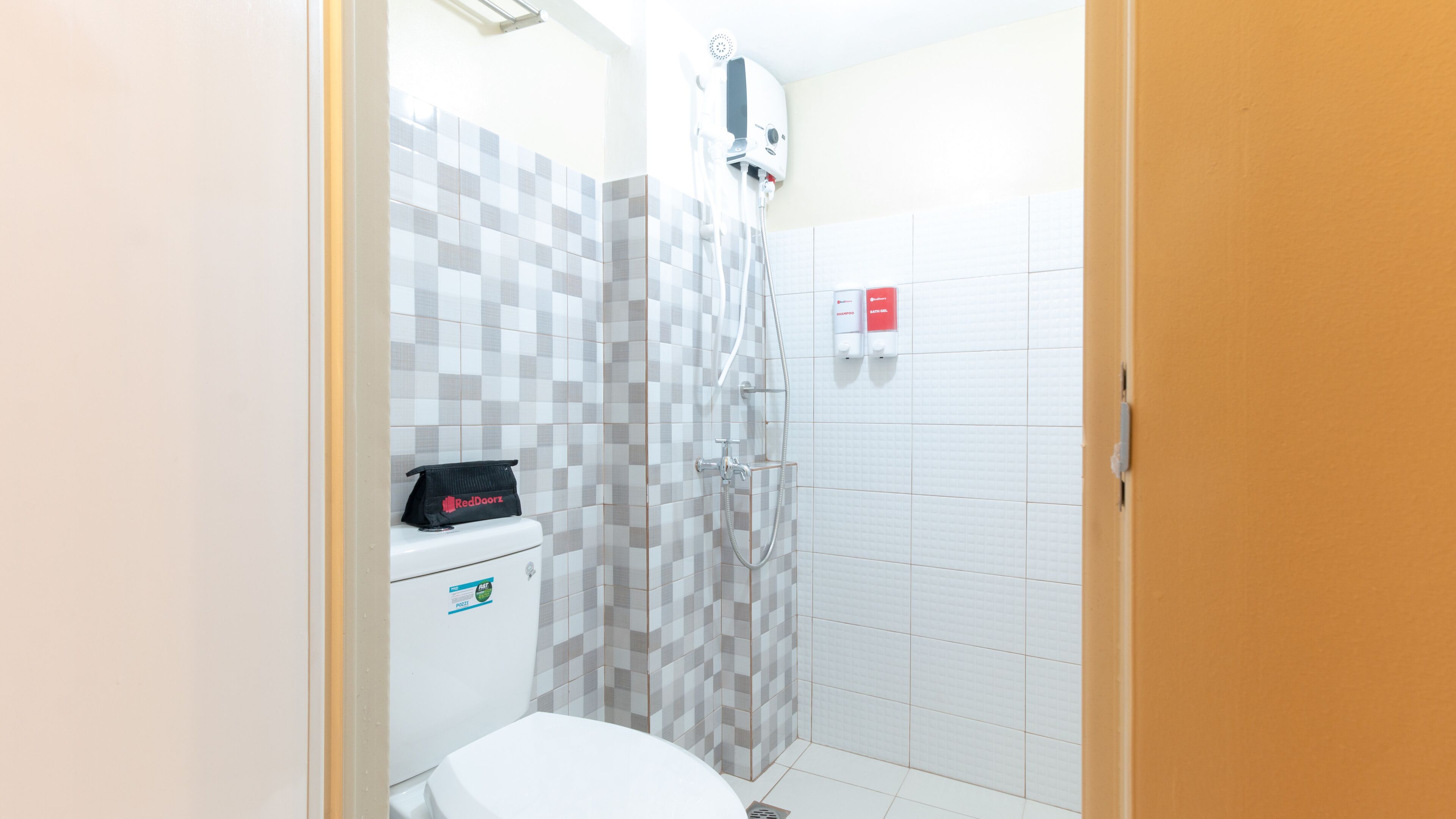 Photo - RedDoorz near PNR Espana Station