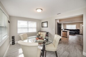 Unclassified image, 4 of 21, button - Fully Furnished W / All Utilities (Clearwater)