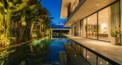 Akala Villa, Hoi An, Luxury 6 bedrooms, Superb Rivers View, Hoi An Ancient Town