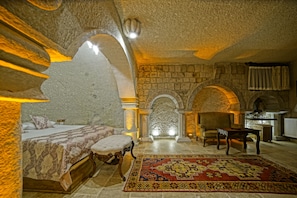 Junior Double Room | Individually decorated, individually furnished, blackout curtains - Risus Cave Suites (Nevsehir)