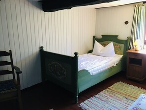 7 bedrooms, iron/ironing board, WiFi