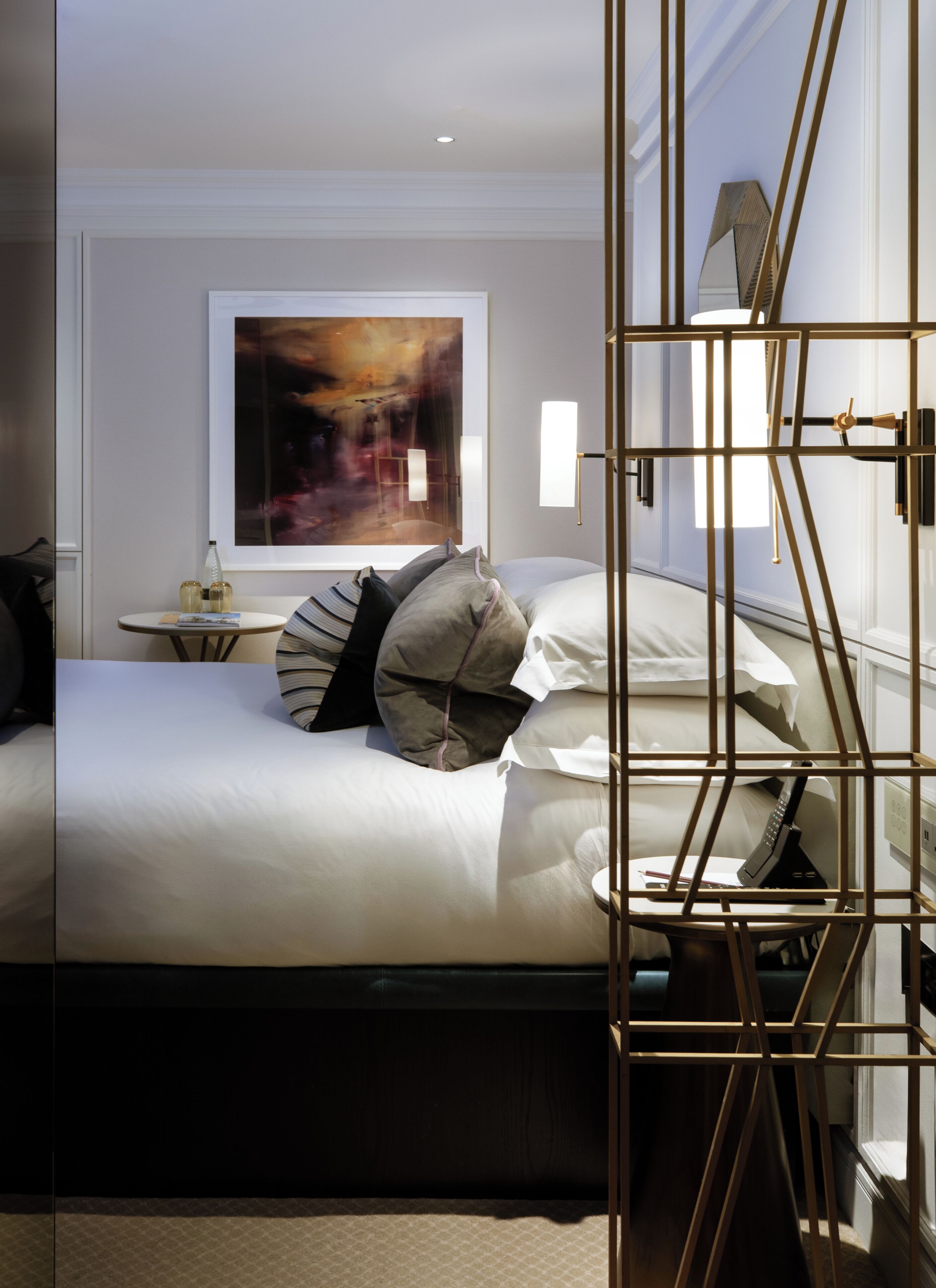 Superior Room, 1 Queen Bed | Minibar, in-room safe, desk, laptop workspace