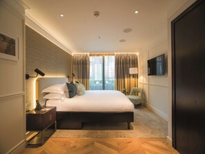 The Bondfield Two Bedroom Residence | Minibar, in-room safe, individually decorated, individually furnished - The Guardsman Hotel and Residences (London)