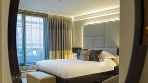 客房, 2 間臥室 (The Bondfield Residence) | 迷你吧、客房內保險箱、書桌、筆電工作空間