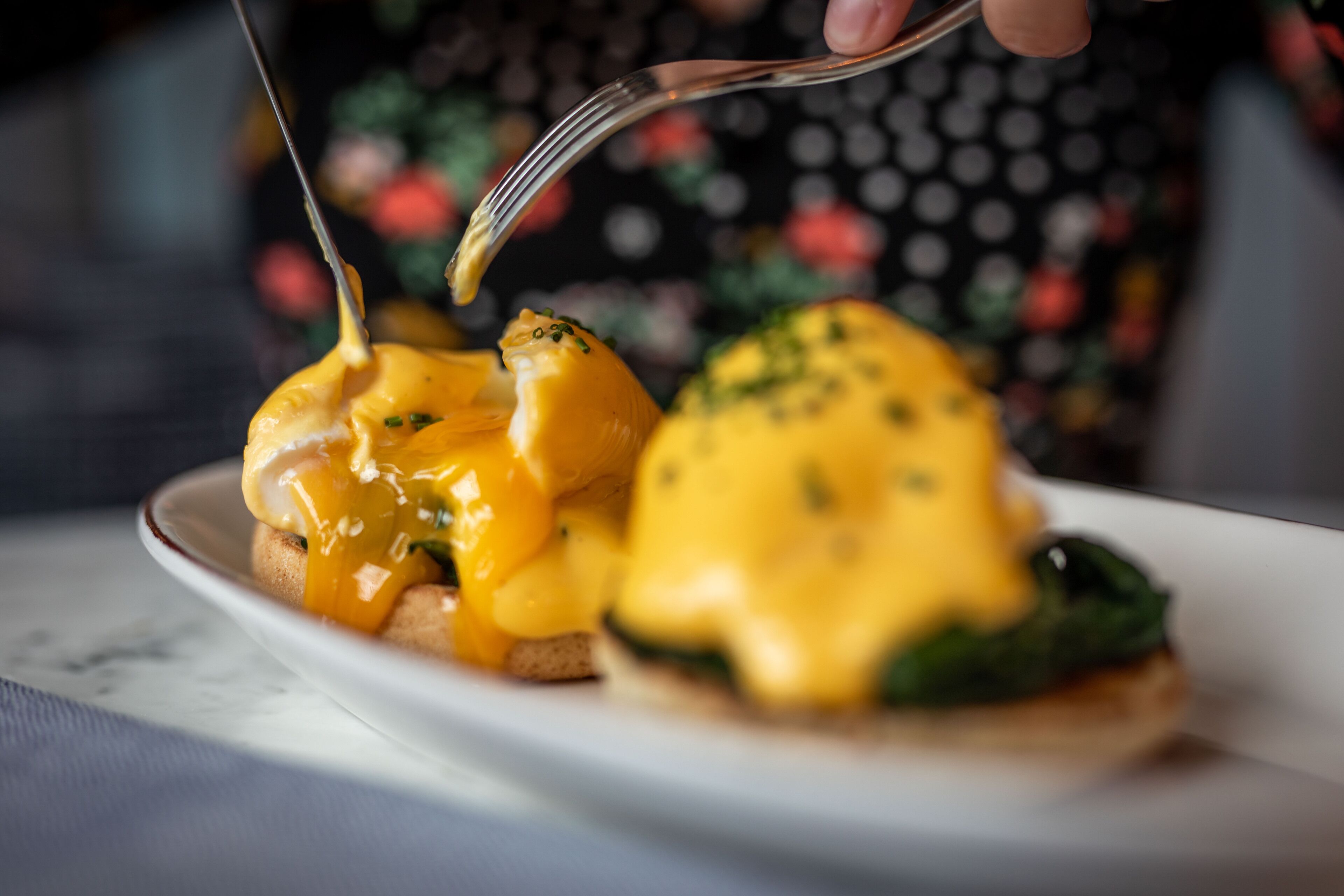 daily cooked-to-order breakfast (gbp 28.50 per person)