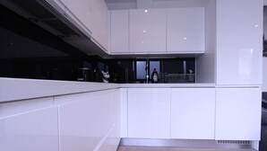 Premier Apartment | Private kitchen - Modern 2 Bedroom Apart in heart London (London)