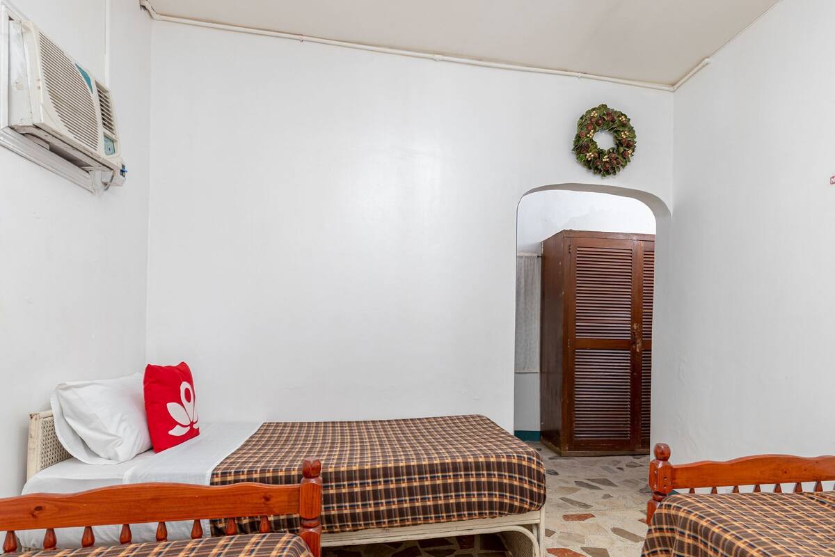 Villa 3 | Rollaway beds, bed sheets