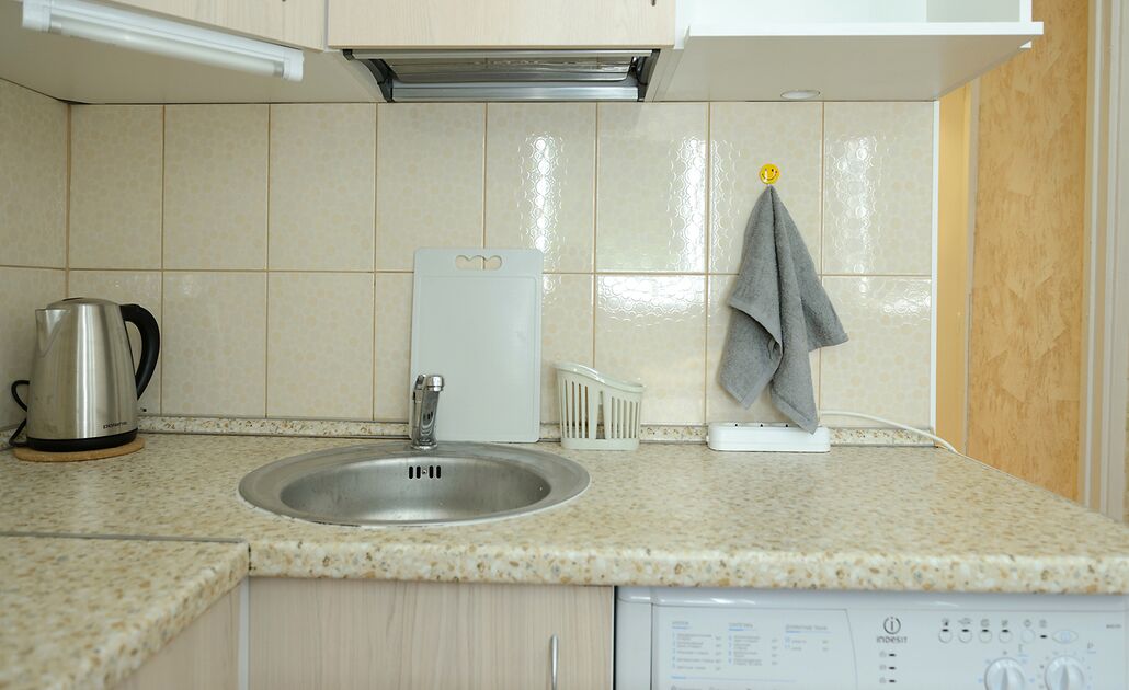 Apartment | Eigene Küche | Großer Kühlschrank, Mikrowelle, Herdplatte, Wasserkocher