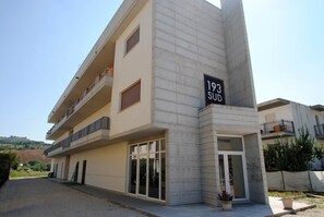 숙박 시설 정면