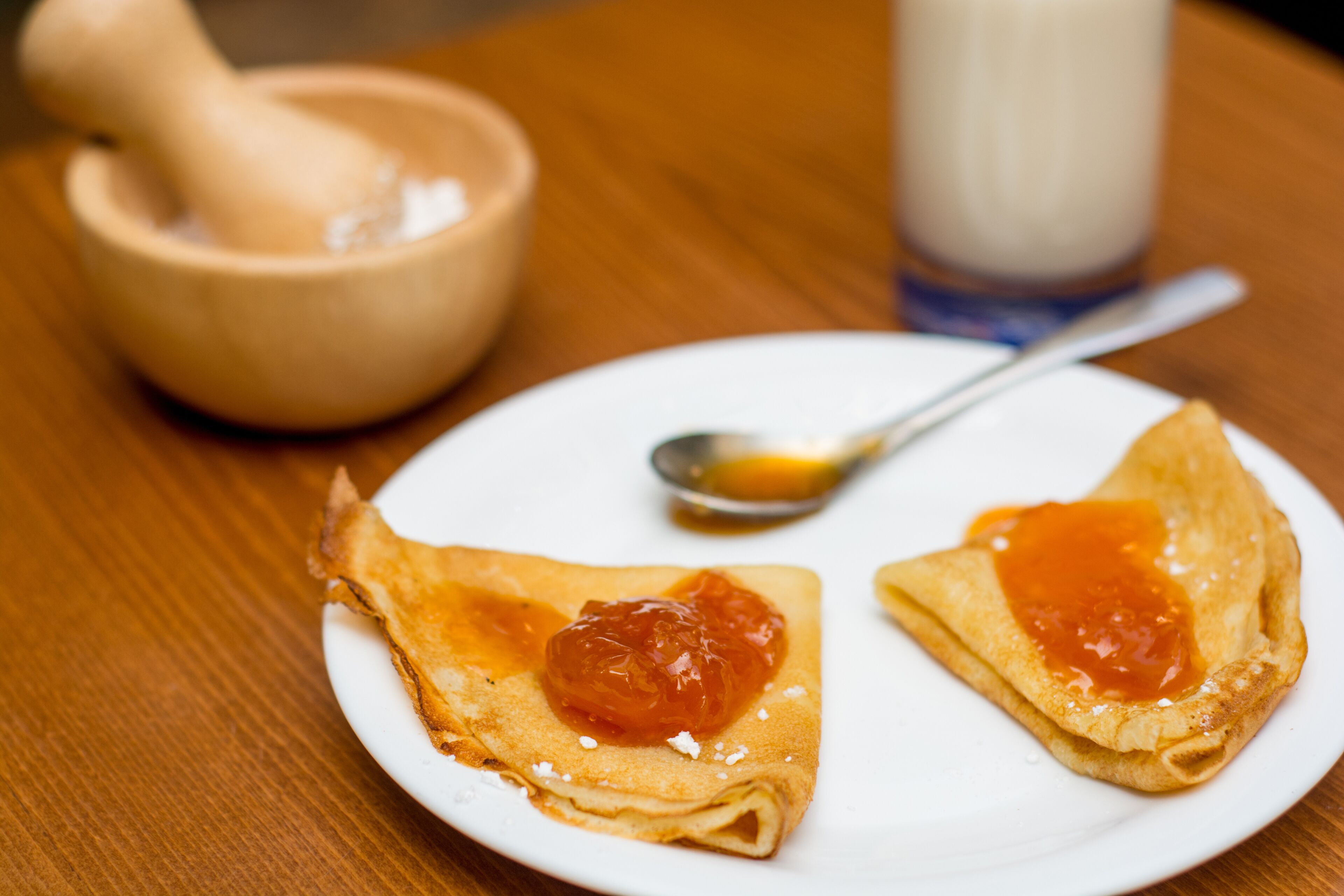 daily buffet breakfast (gel 30 per person)