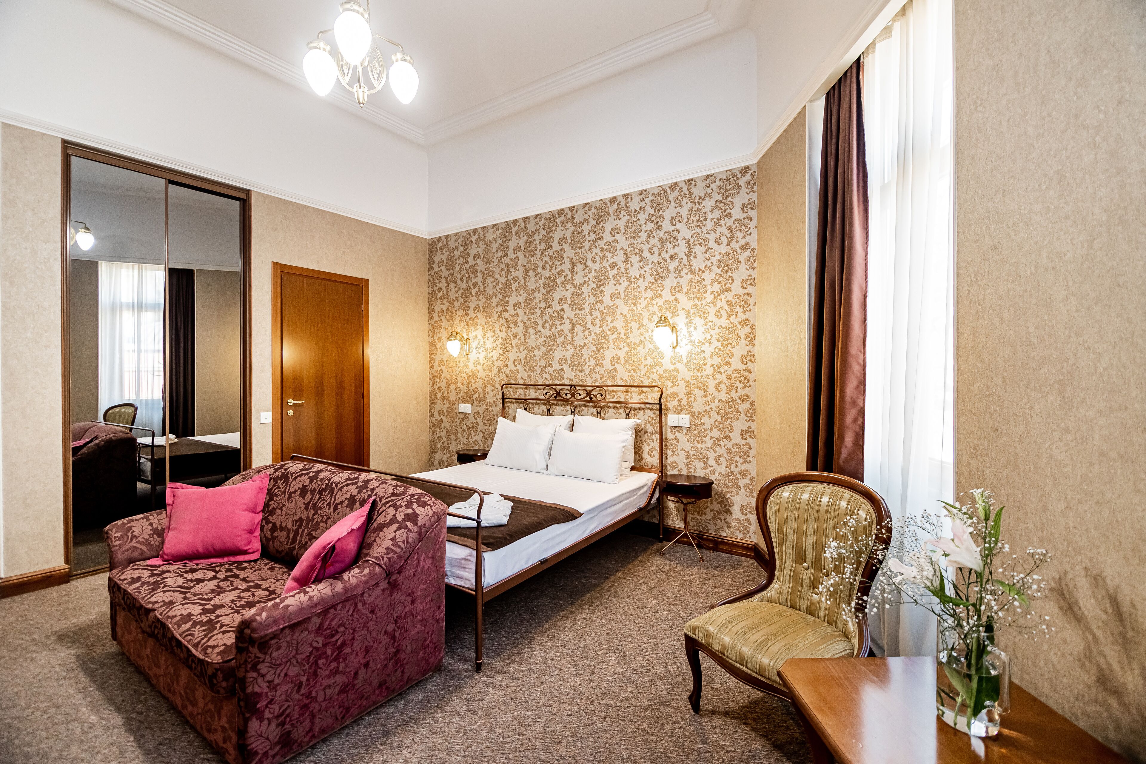 comfort double room | minibar, in-room safe, desk, blackout curtains