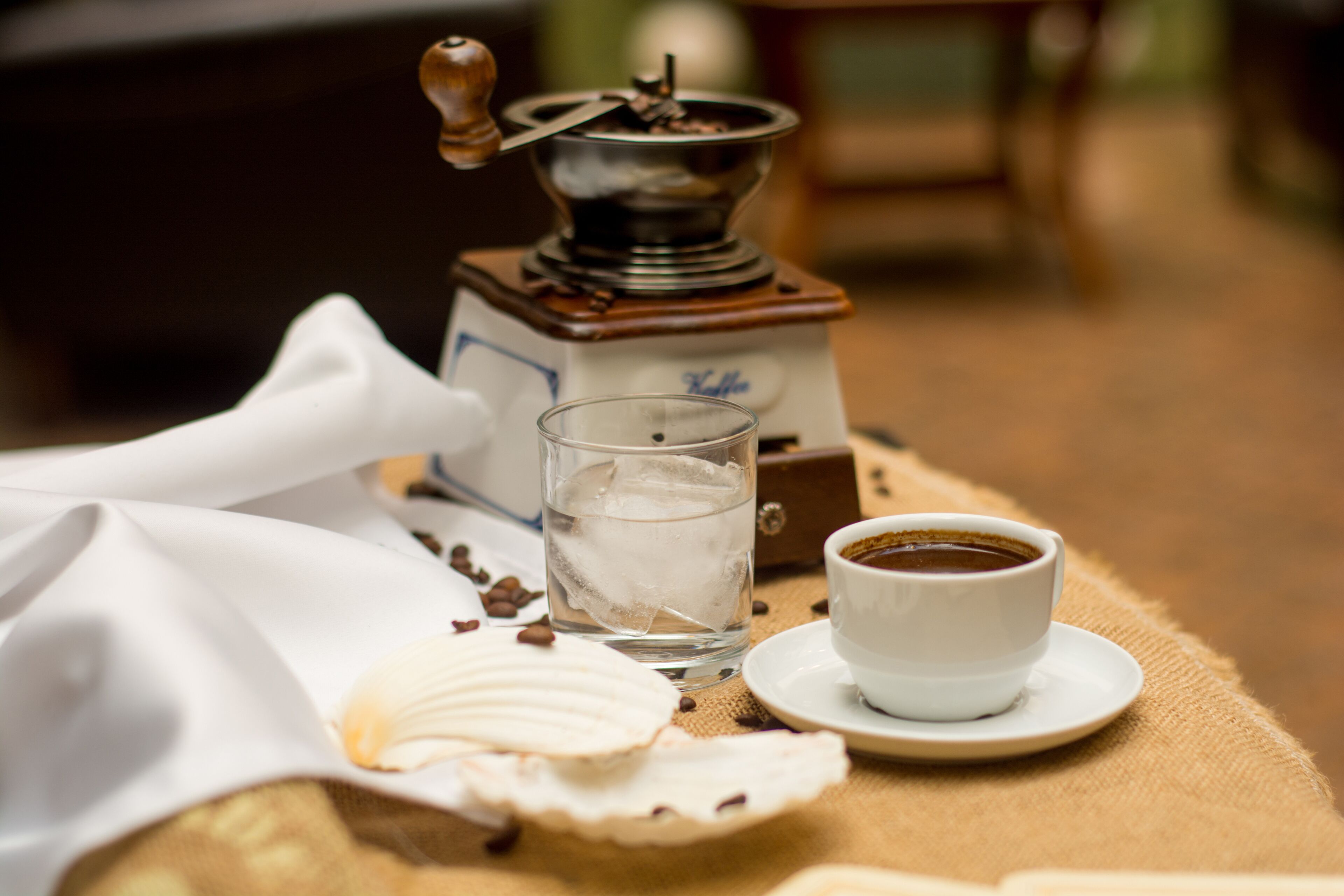 daily buffet breakfast (gel 30 per person)