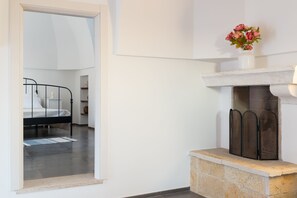 Apartment, 1 Schlafzimmer | Bügeleisen/Bügelbrett, Babybetten, kostenloses WLAN, Bettwäsche