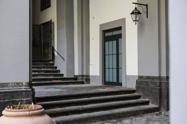 Entrée de l’hébergement