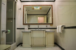 Apartment, 2 Bedrooms (Suite Regina Elena) | Bathroom - Piazza Dante Suites in Naples (Naples)