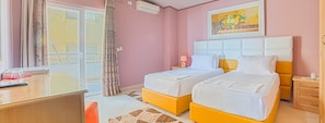 Double or Twin Room, Mountain View | Wi-fi percuma, cadar katil 