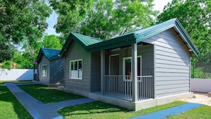 Deluxe Room - Neem Heaven Cottages (Thissamaharama)