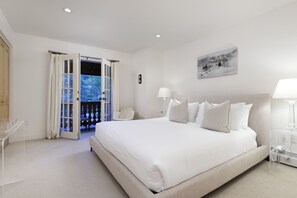 3 Schlafzimmer, Schreibtisch, Bügeleisen/Bügelbrett, WLAN