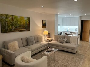 Smart-TV, Kamin, DVD-Player, Stereoanlage