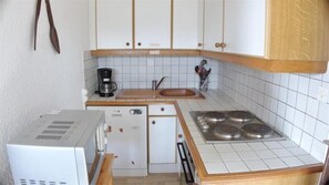Fridge, microwave, oven, dishwasher - Seignosse Ocean, apartment rated 2 stars, right next to Penon beach (SEIGNOSSE)