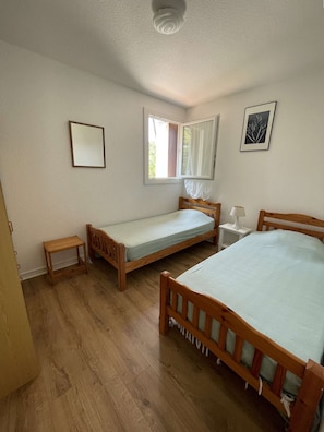 2 bedrooms