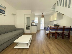 TV - Seignosse Ocean, patio villa, rated 2 stars, located in a quiet area, close to the beach, ideal... (SEIGNOSSE)