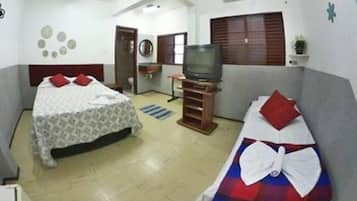 Quarto econômico | Wi-Fi de cortesia, roupa de cama