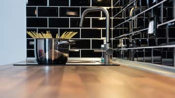 Refrigerador, microondas, tetera/pava eléctrica